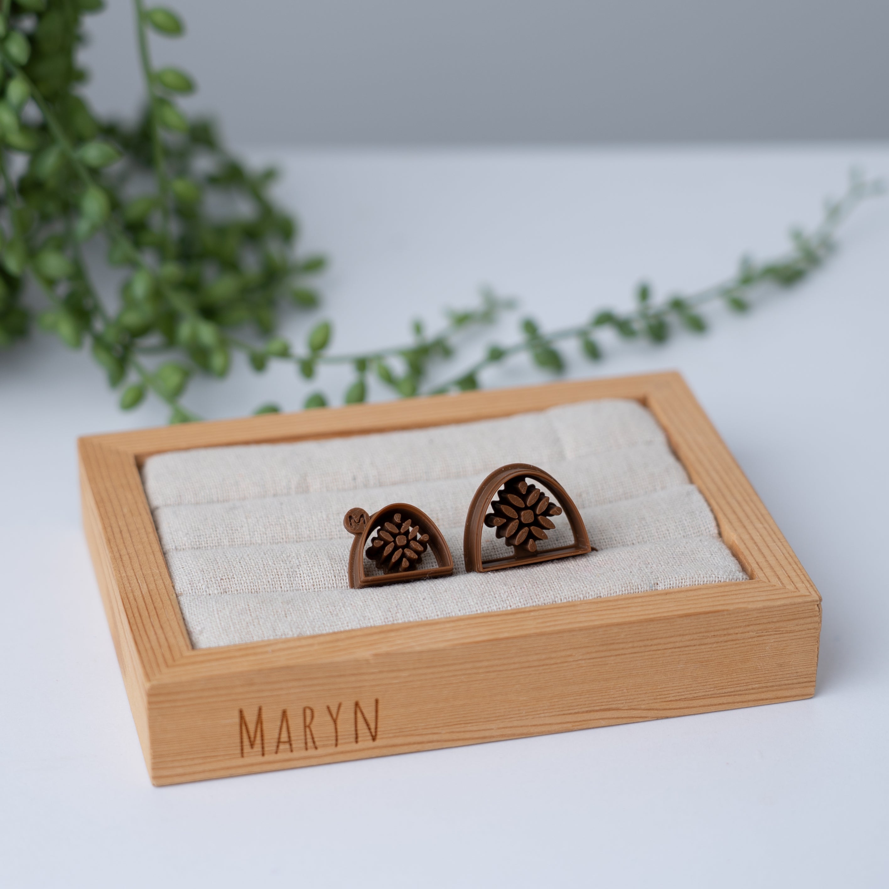 "Narla" (Earth collection) claycutter