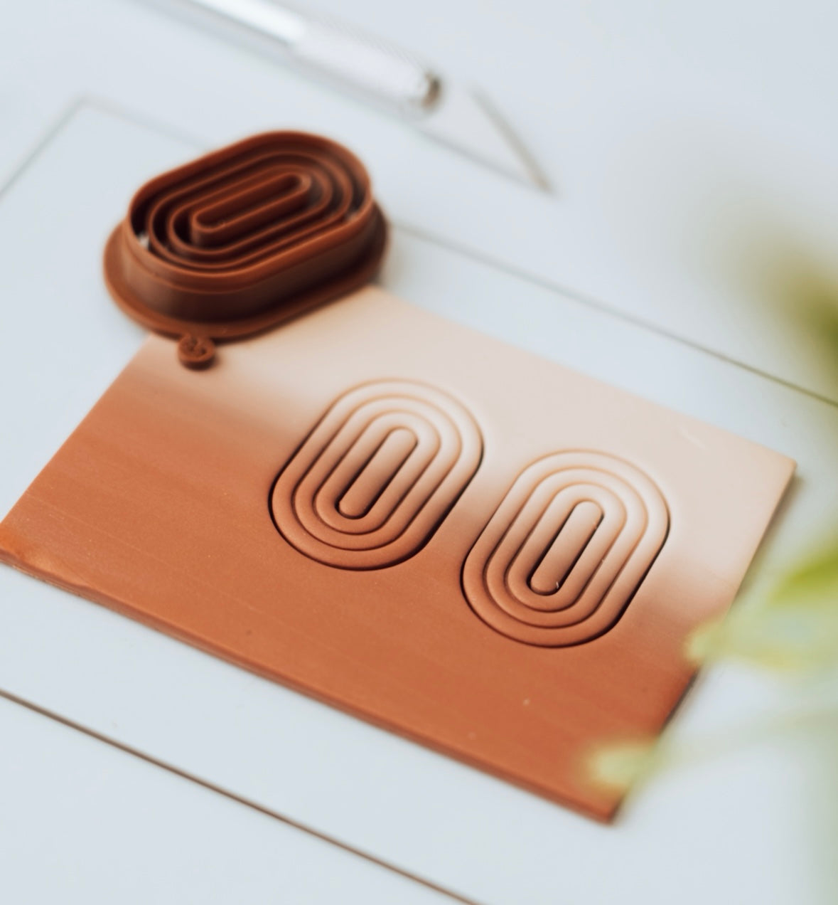 "Coupeur d'argile "Ora