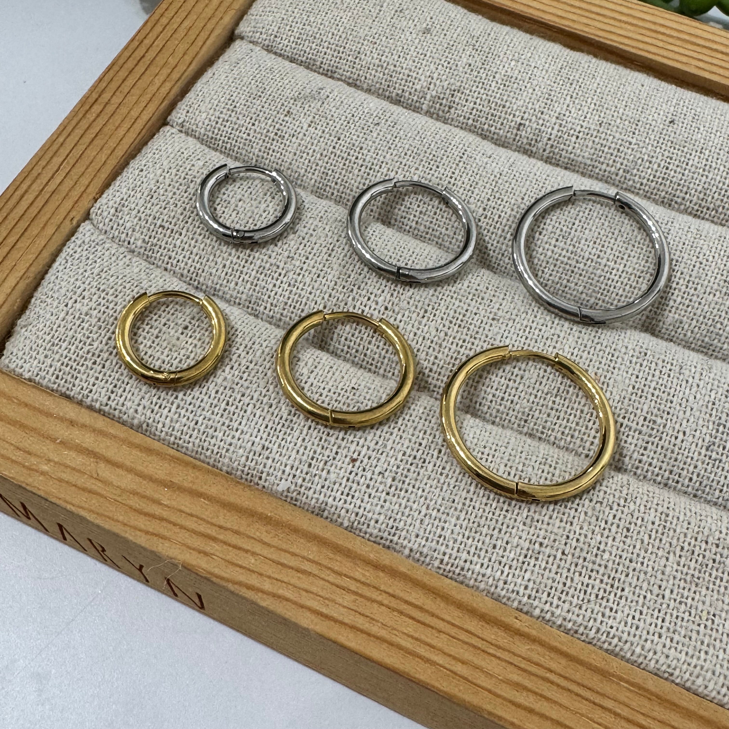 Hoop "Huggie" RVS