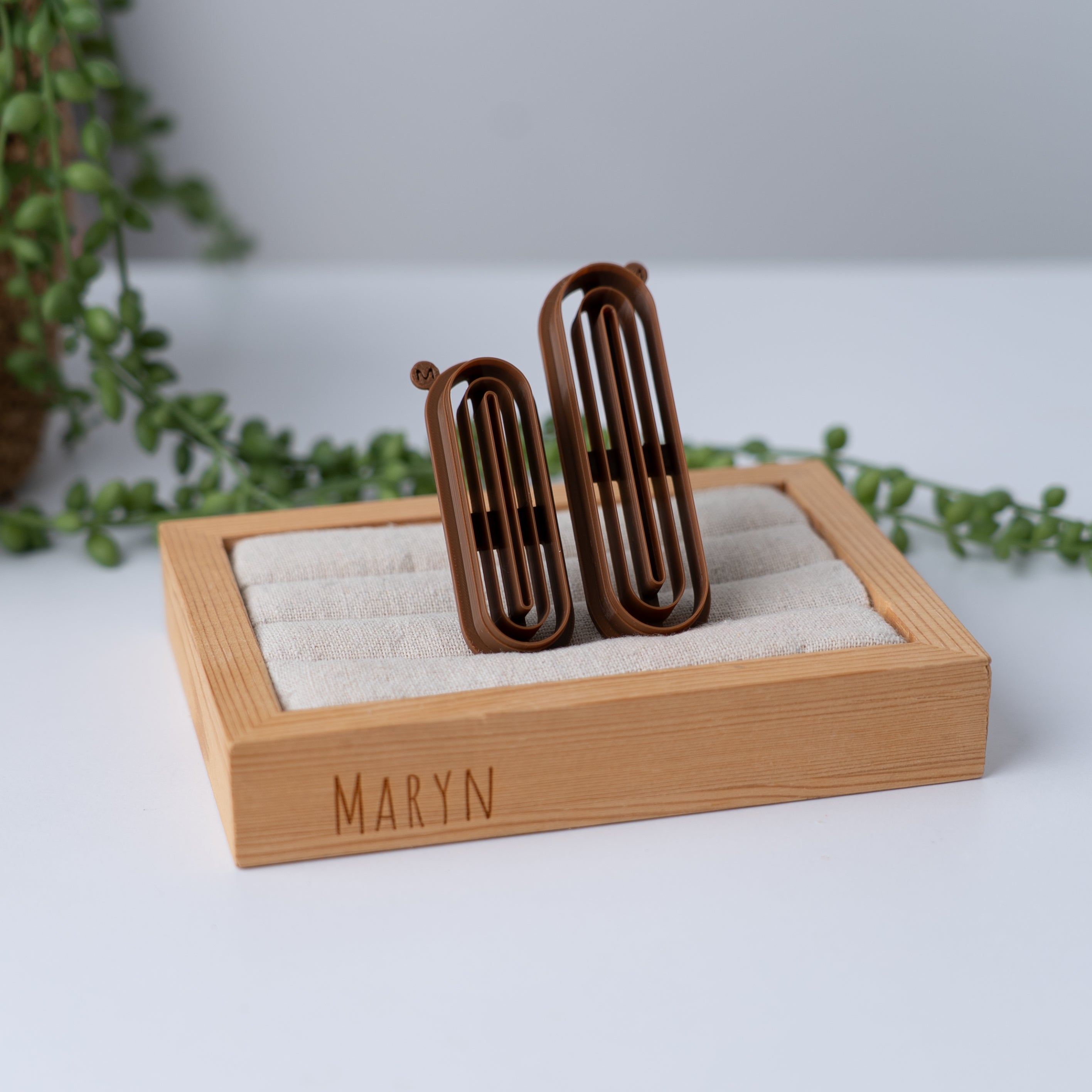 "Walk the line" claycutter