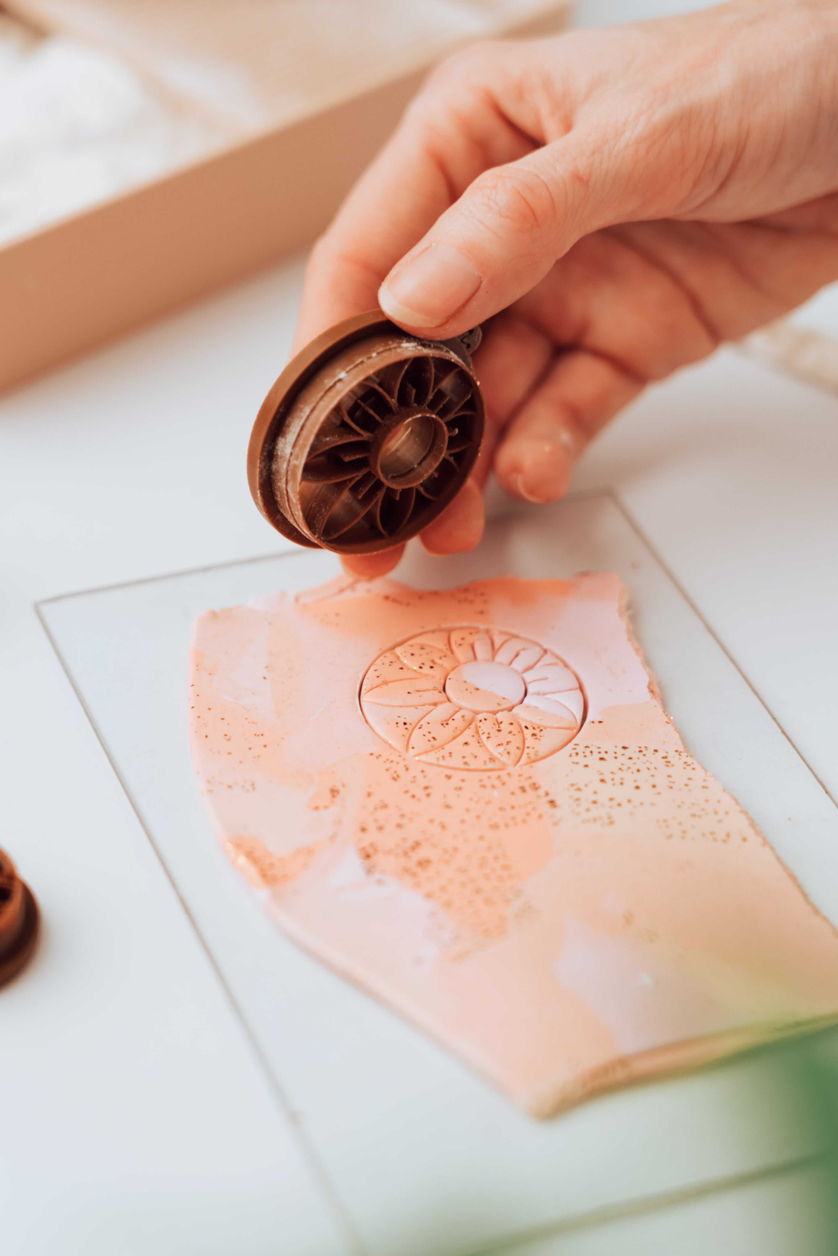 "Easy Ella" claycutter (S/M)