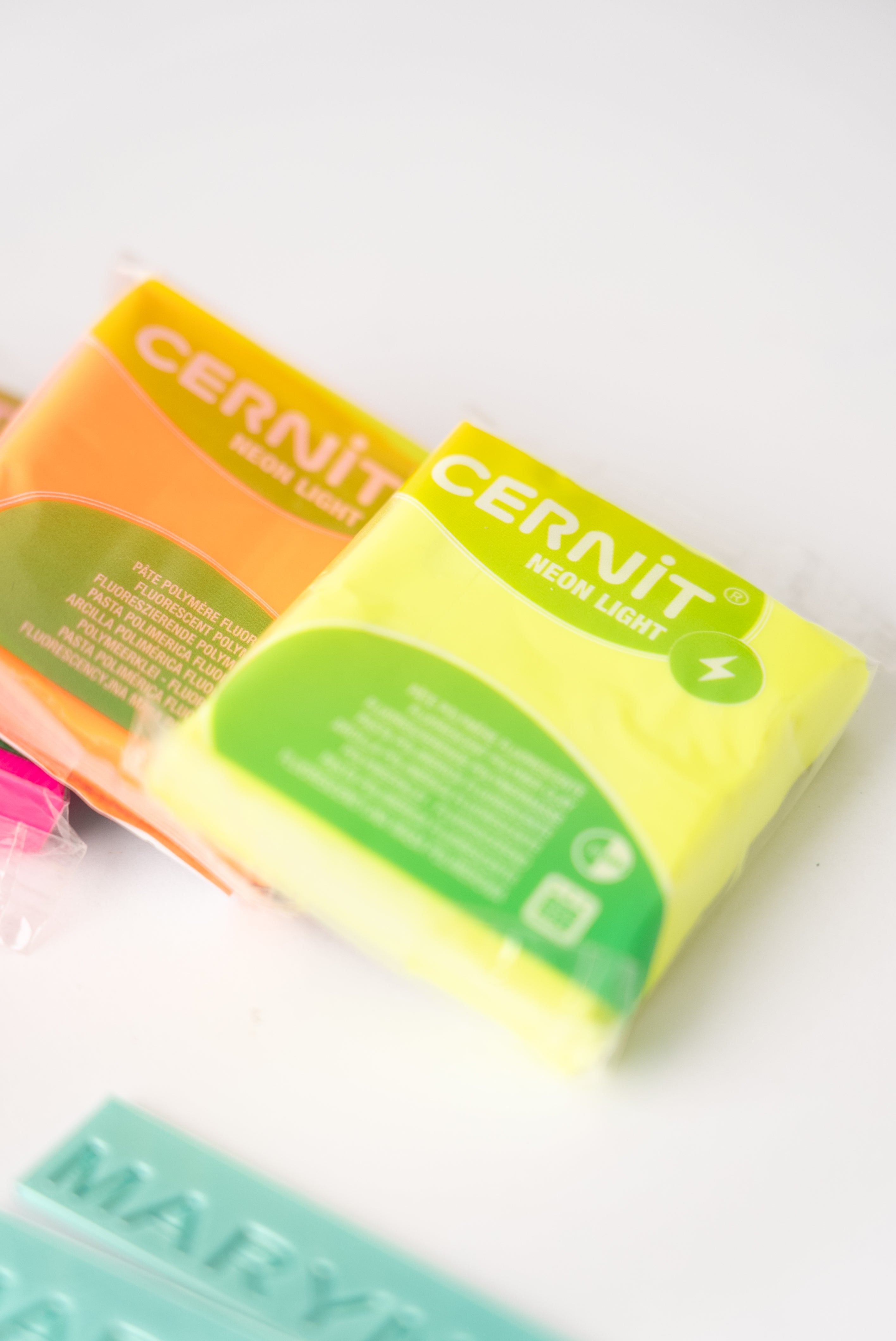 "Funky Fluo" DIY box for Kids&Teens