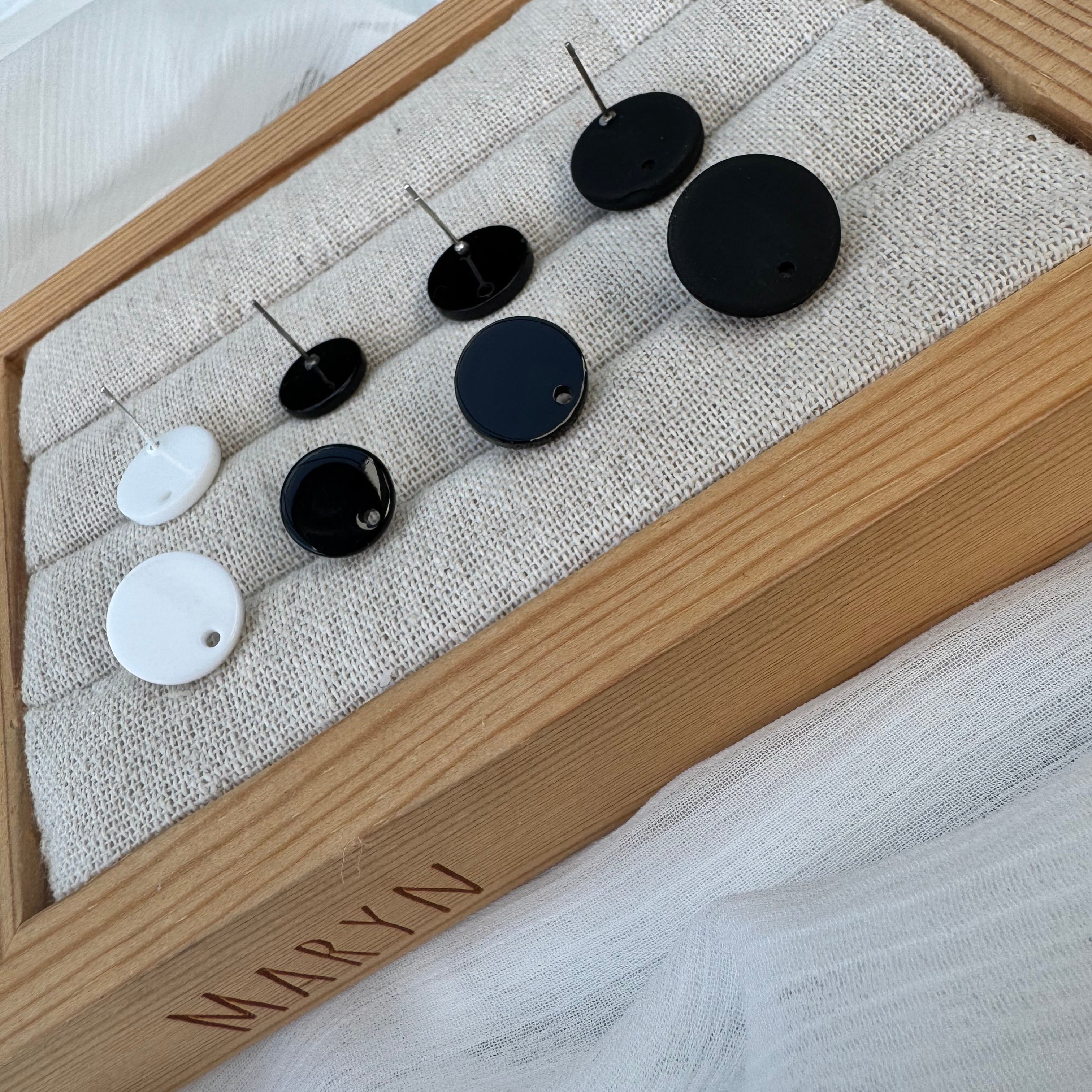 Oorbeltopper acryl rond zwart/wit
