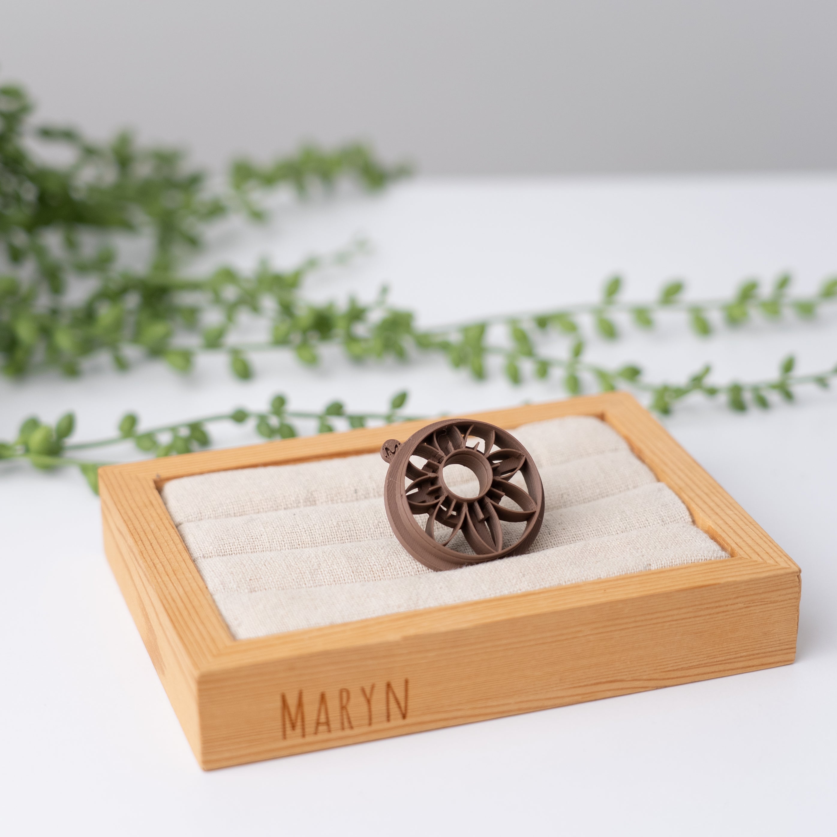 "Easy Ella" claycutter (S/M)