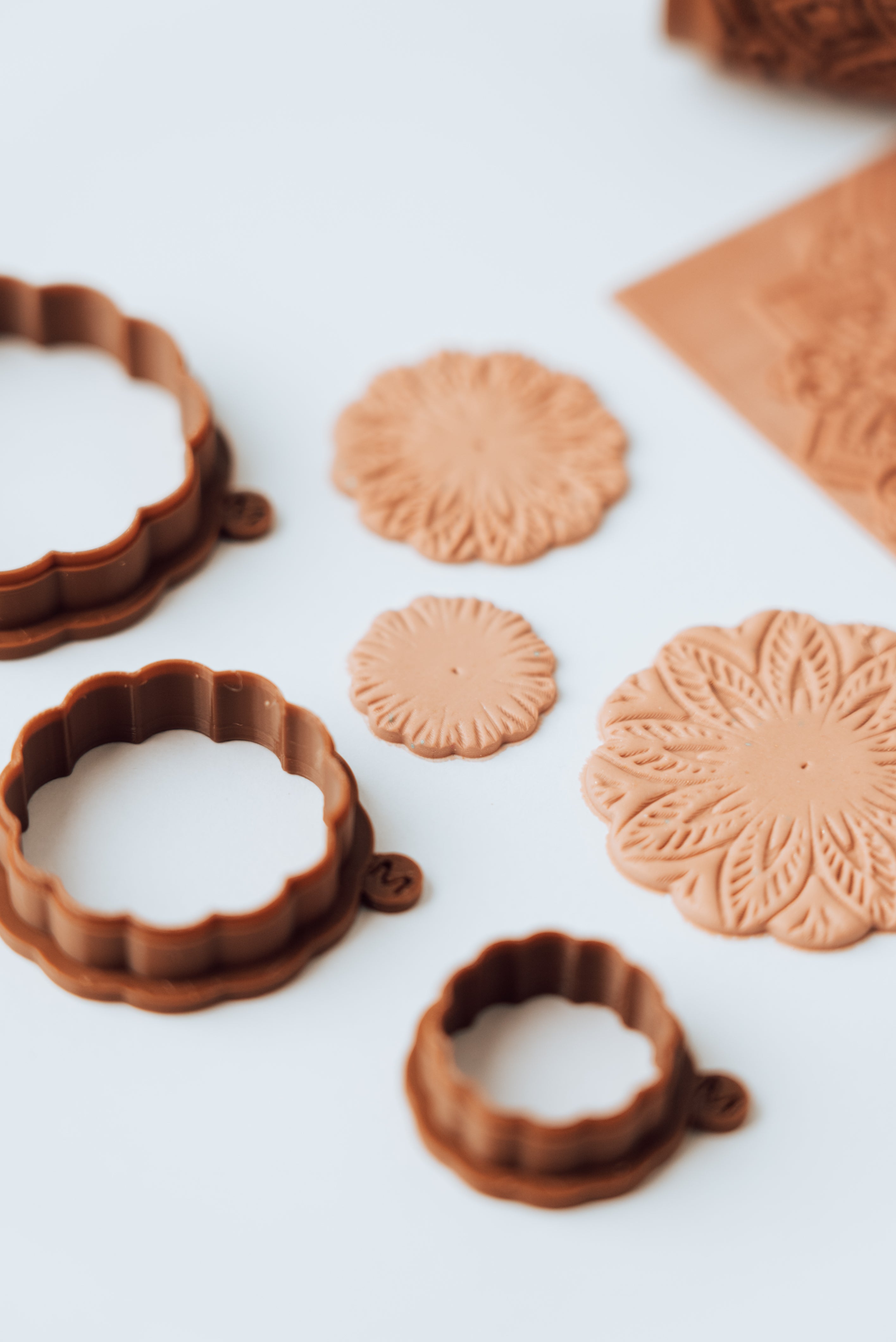 "Frill" set of claycutters